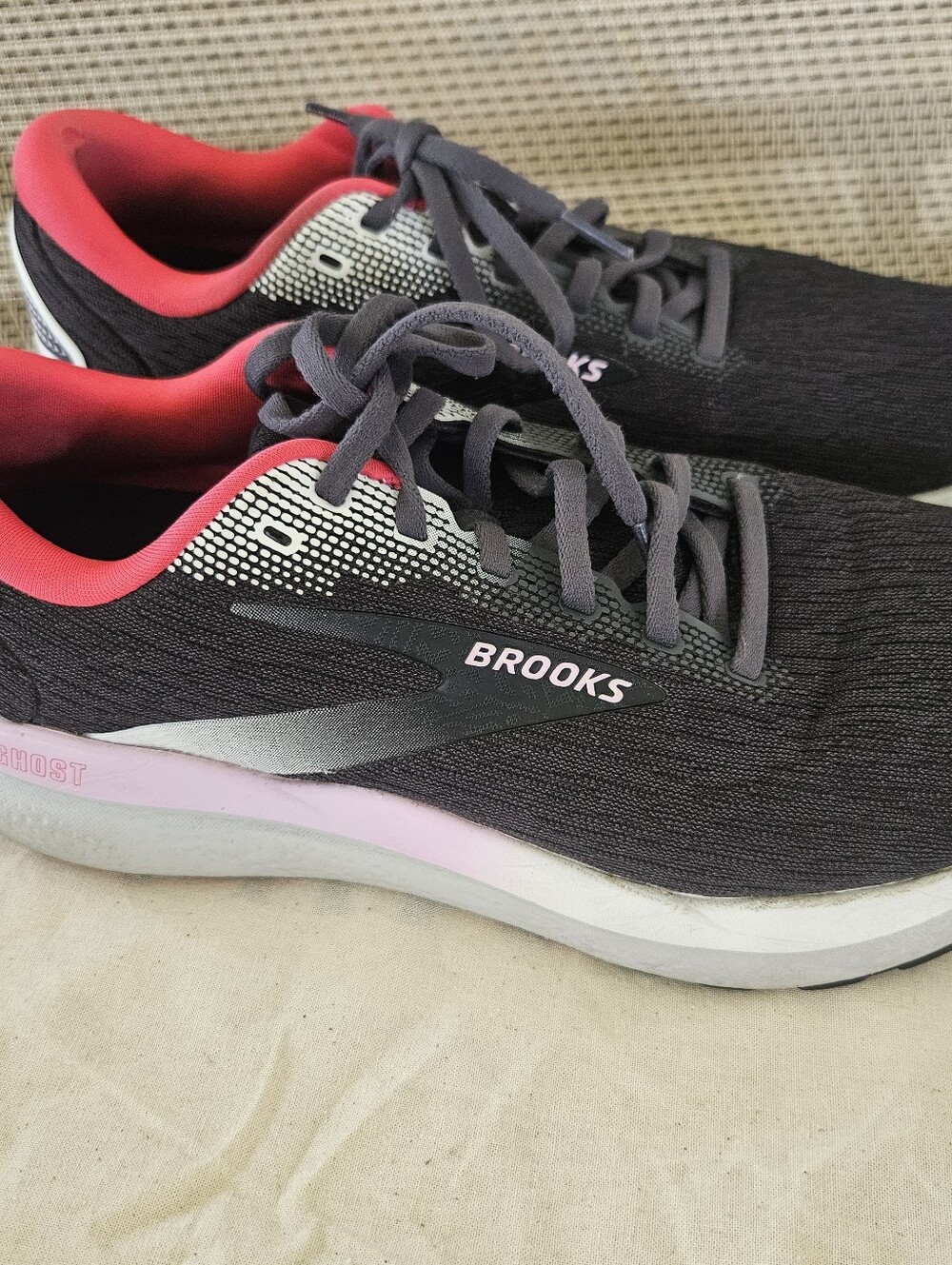 BROOKS GHOST SHOES, Brooks Ghost 16 Sneakers, Size 10 Brooks Shoes